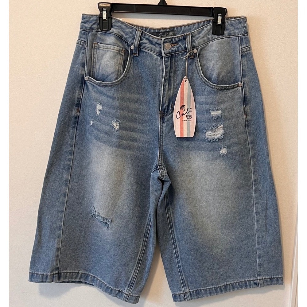 Cali 1850 Womens Distressed Denim Bermuda Shorts Light Wash Size 11/30 NWT